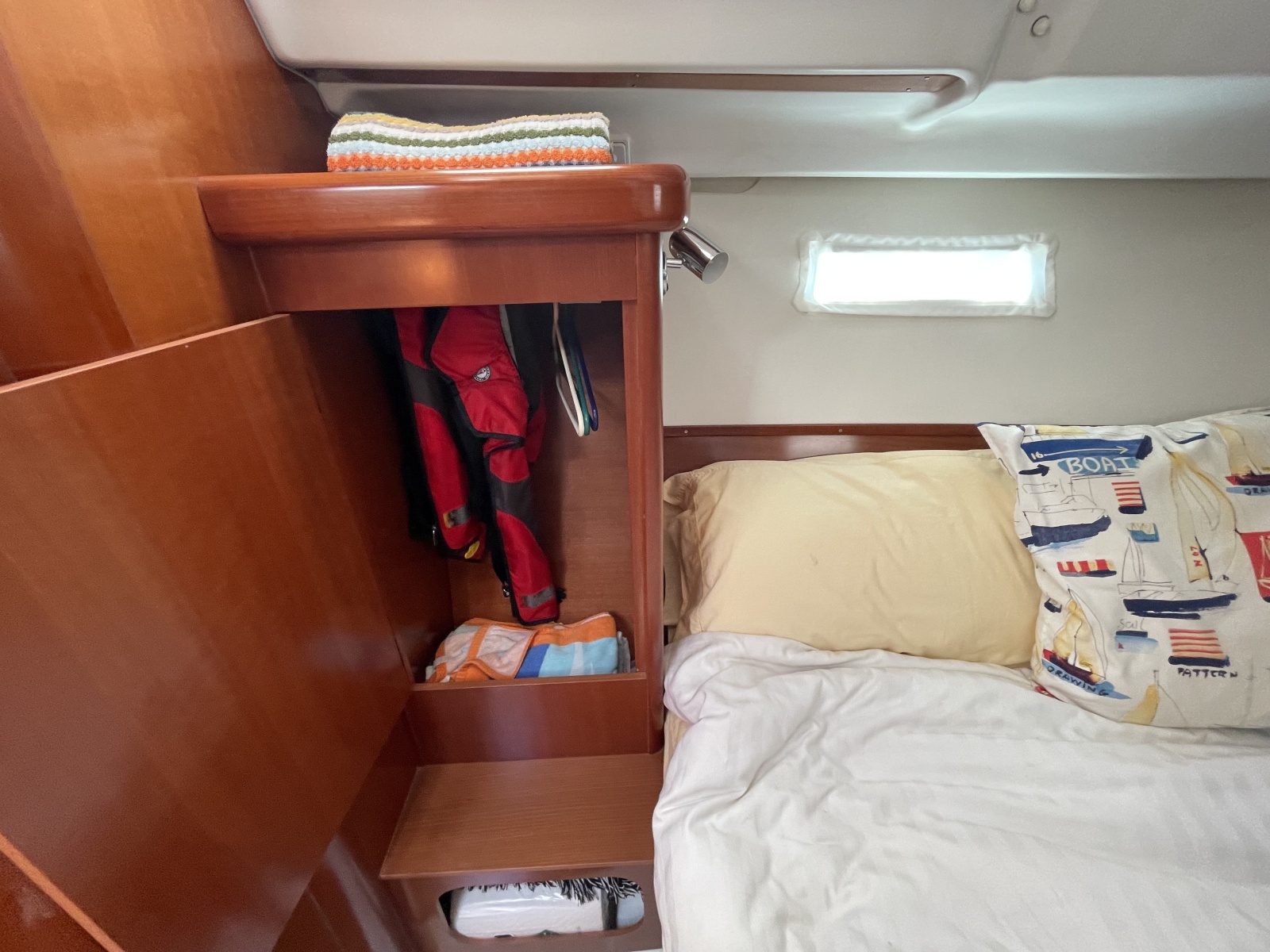 Aft cabin with storage