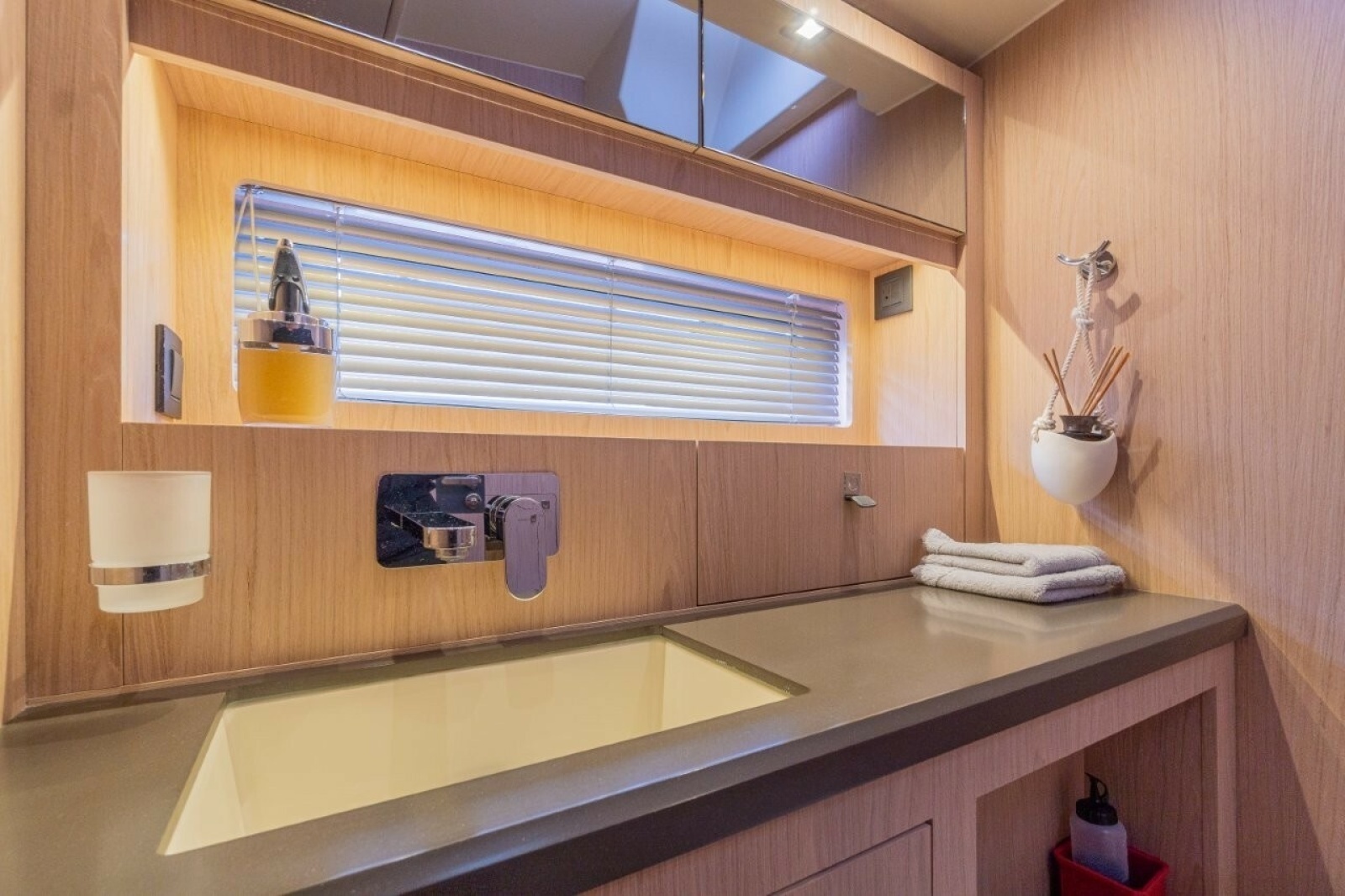 2020 Beneteau Oceanis Yacht 62