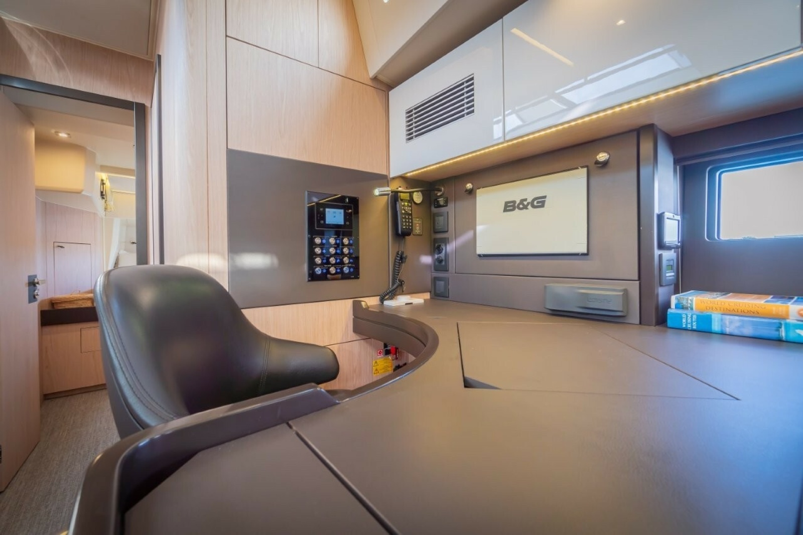 2020 Beneteau Oceanis Yacht 62
