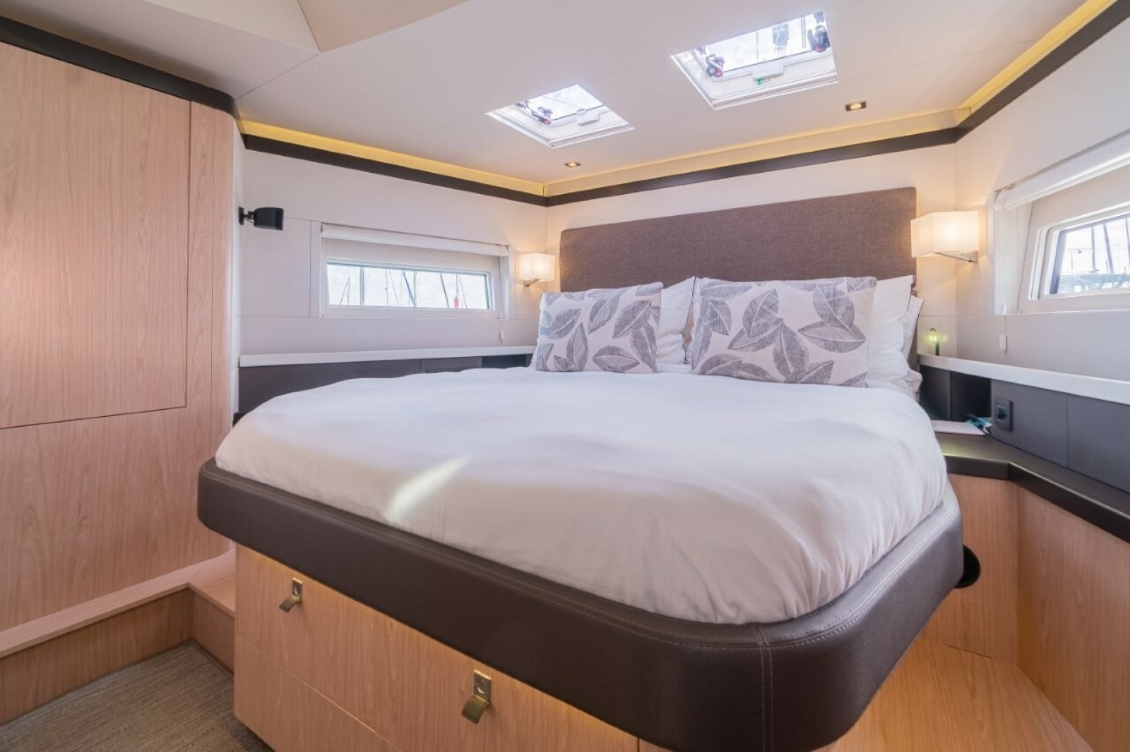 2020 Beneteau Oceanis Yacht 62