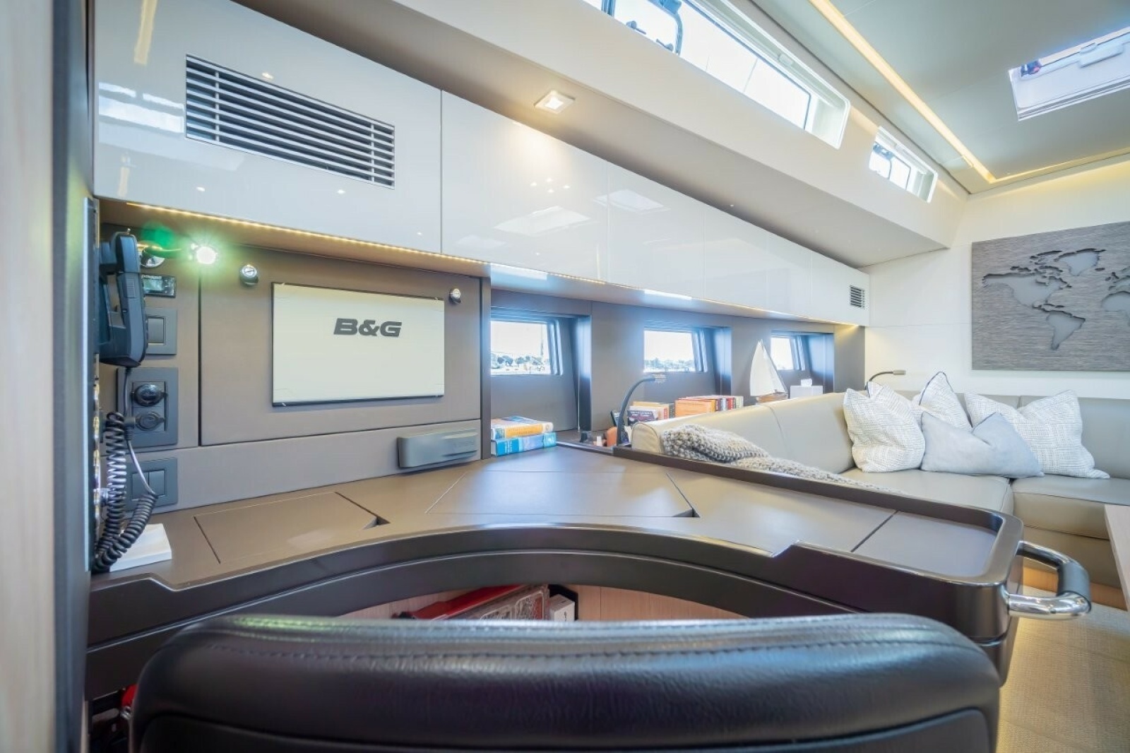 2020 Beneteau Oceanis Yacht 62