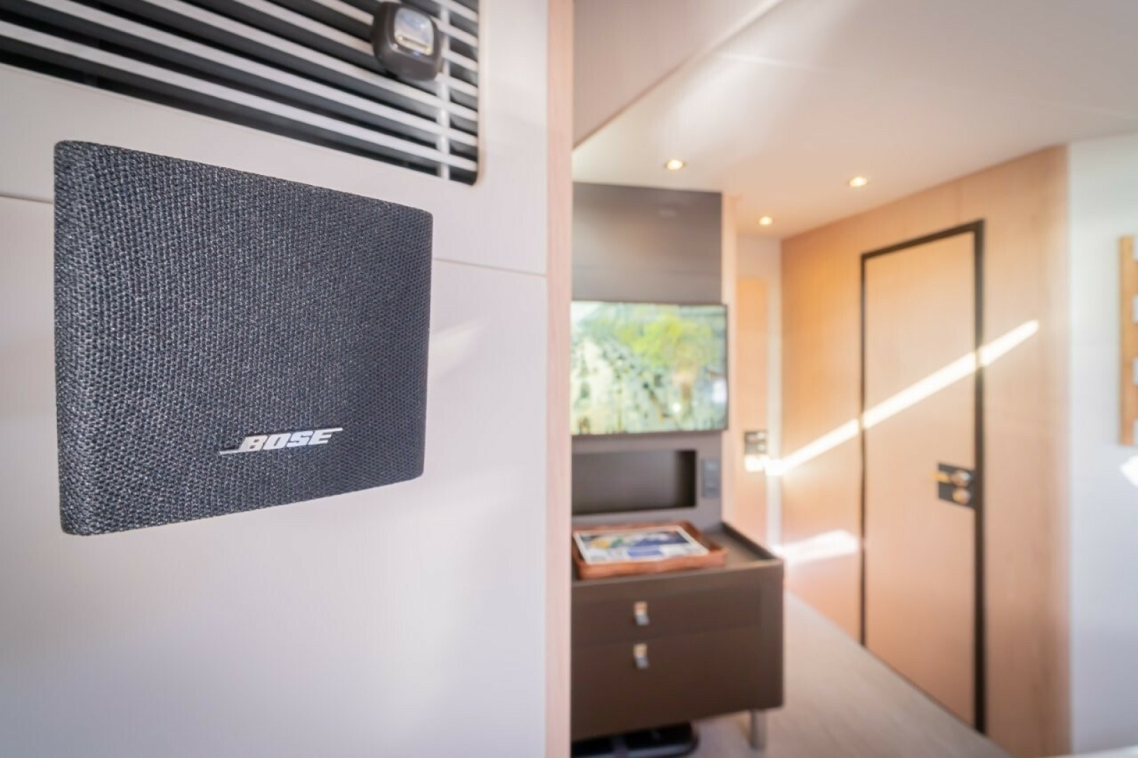 2020 Beneteau Oceanis Yacht 62