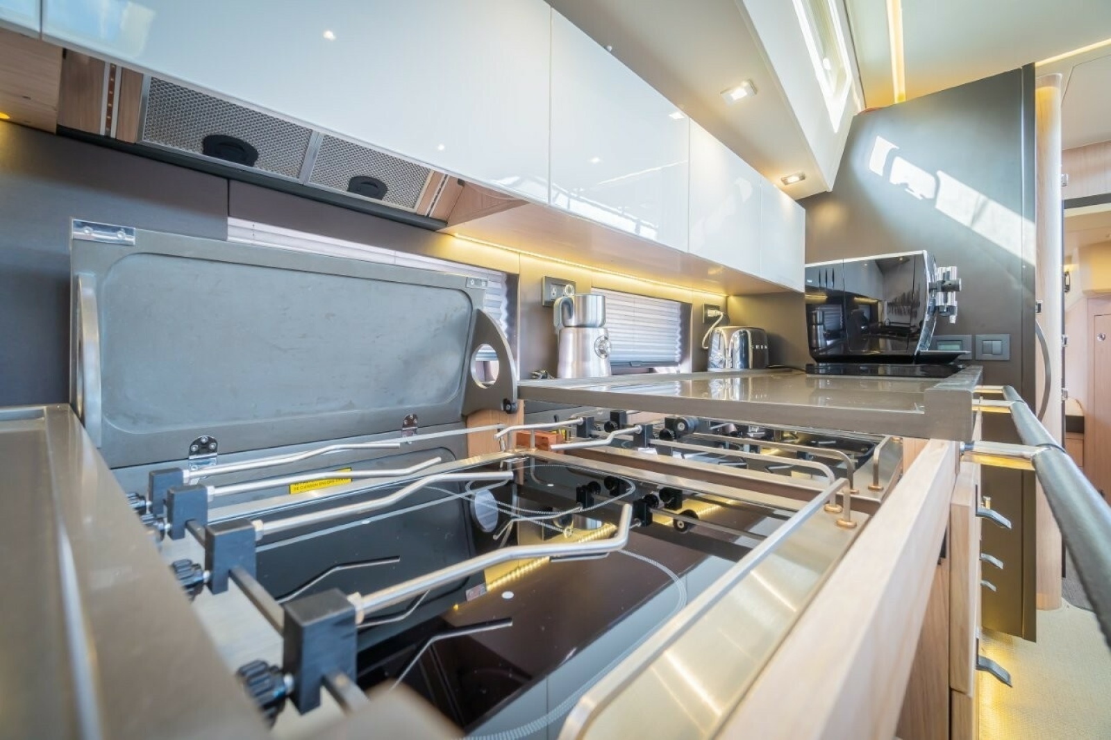 2020 Beneteau Oceanis Yacht 62