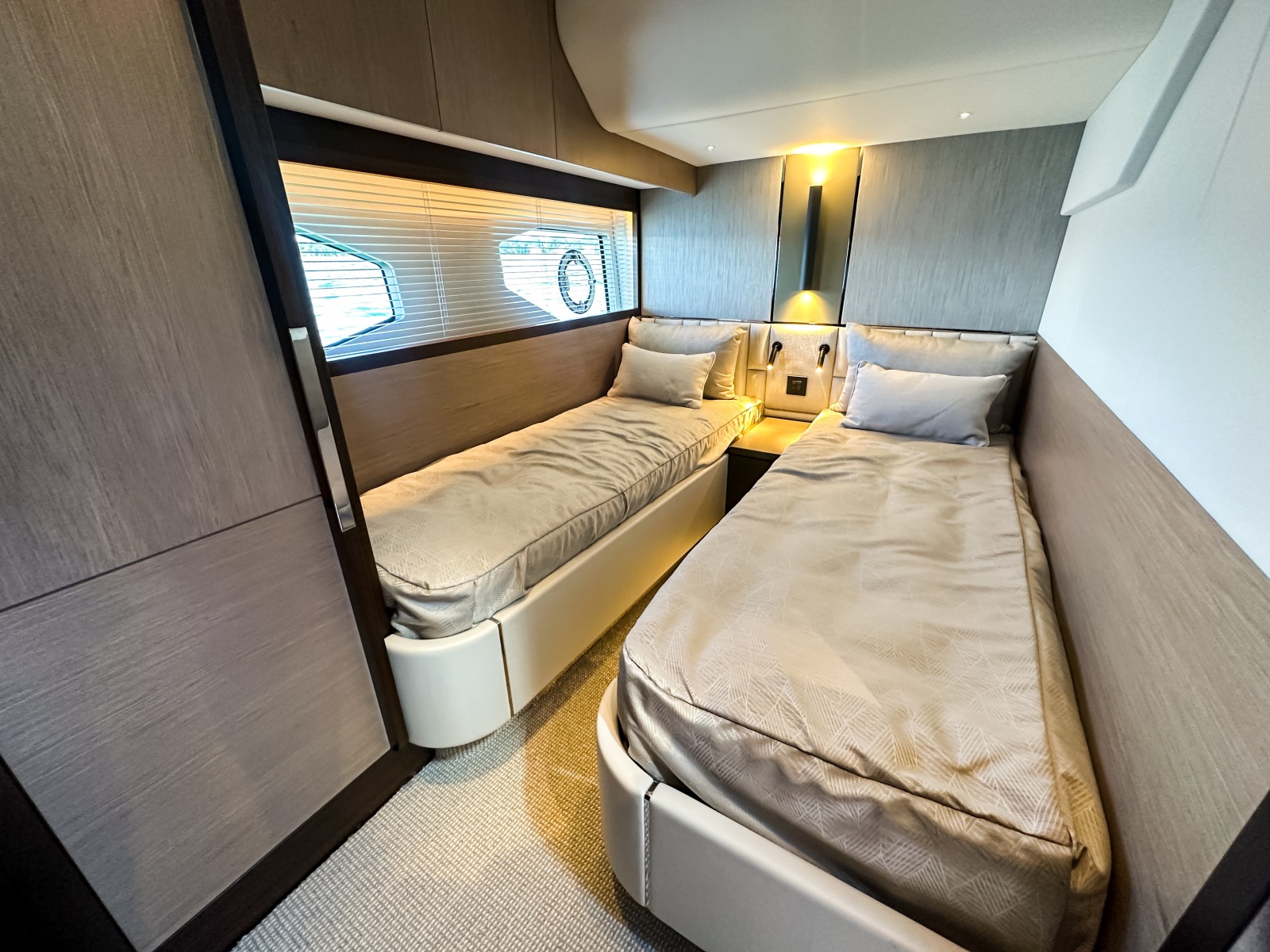 2024 Sunseeker 55 Manhattan