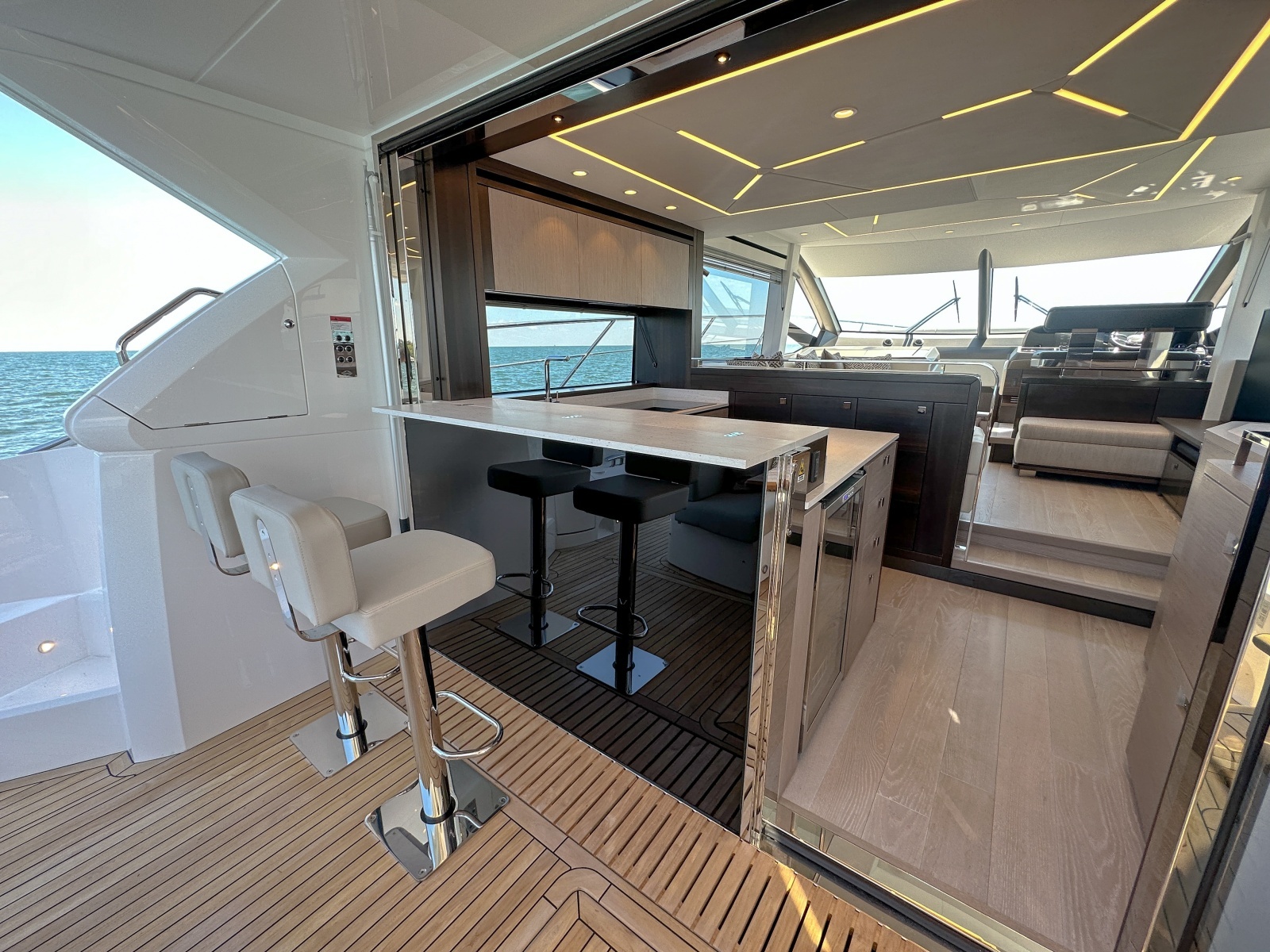 2024 Sunseeker 55 Manhattan