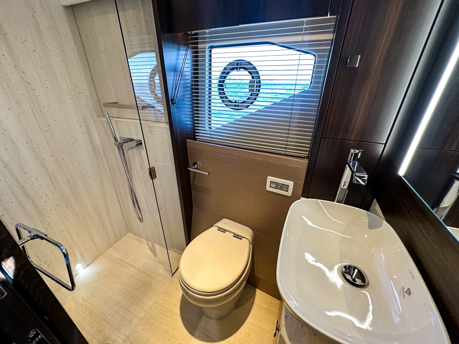 2024 Sunseeker 55 Manhattan