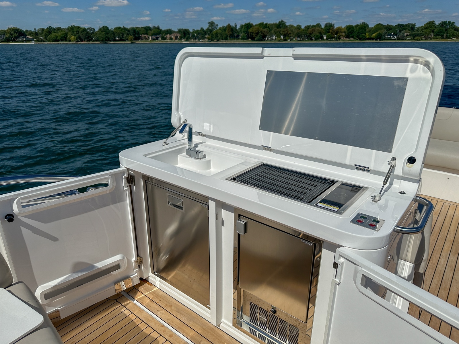 2024 Sunseeker 55 Manhattan