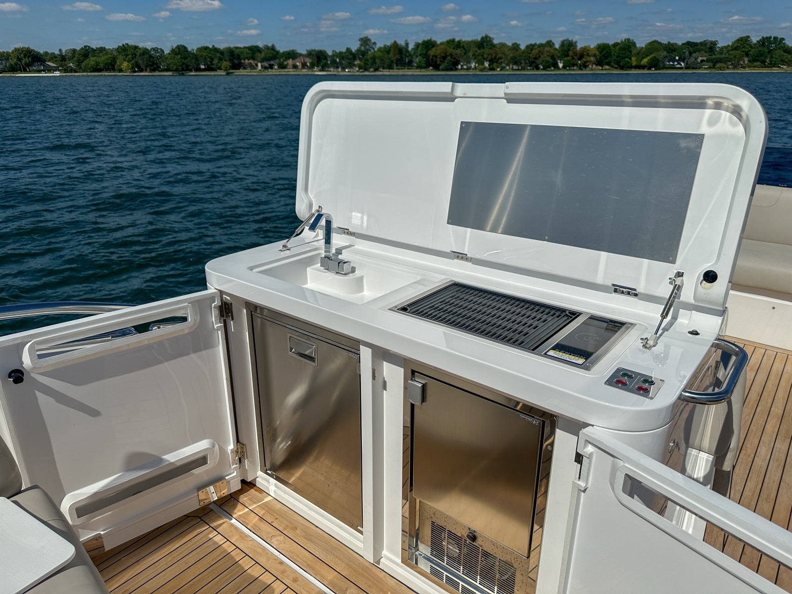 2024 Sunseeker 55 Manhattan