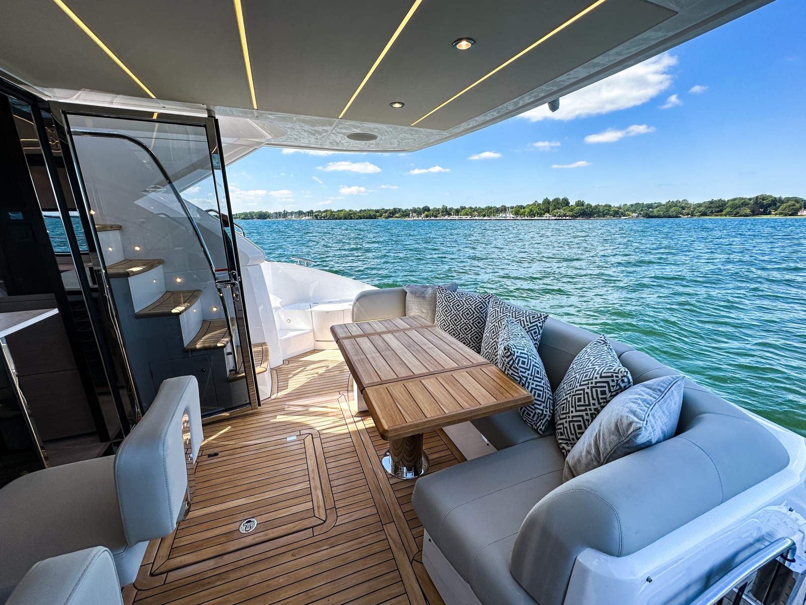 2024 Sunseeker 55 Manhattan