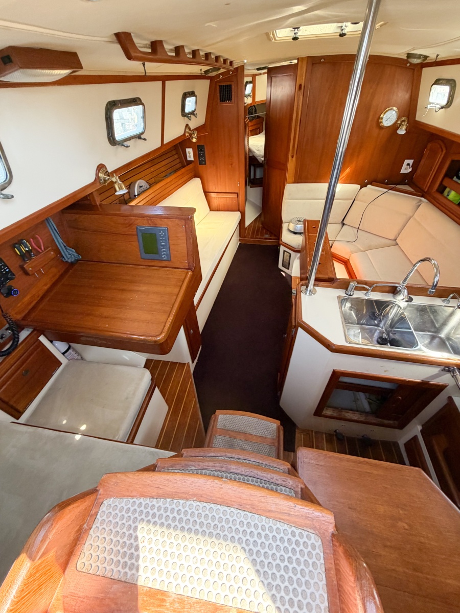 1998 Pacific Seacraft 37