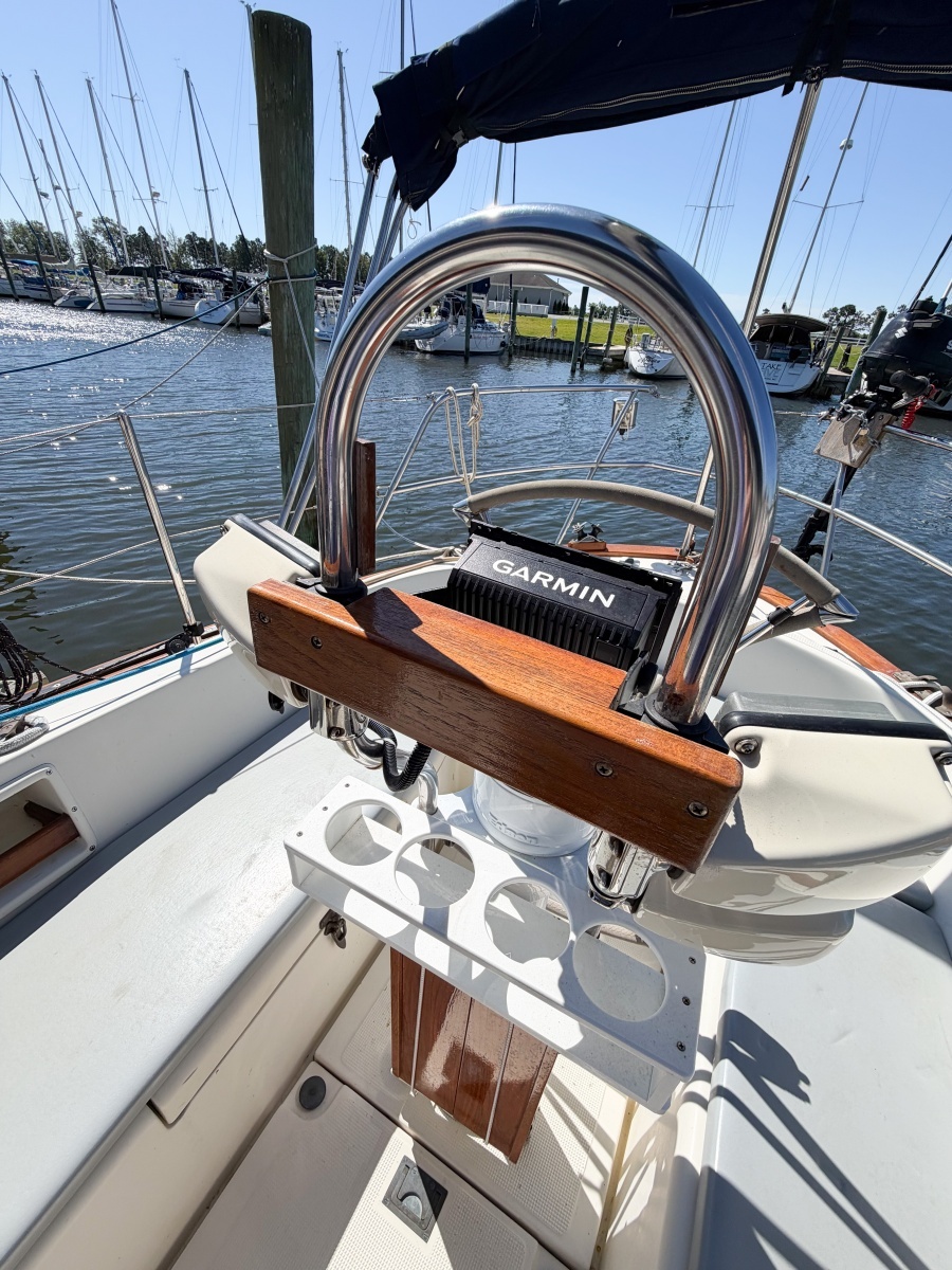 1998 Pacific Seacraft 37