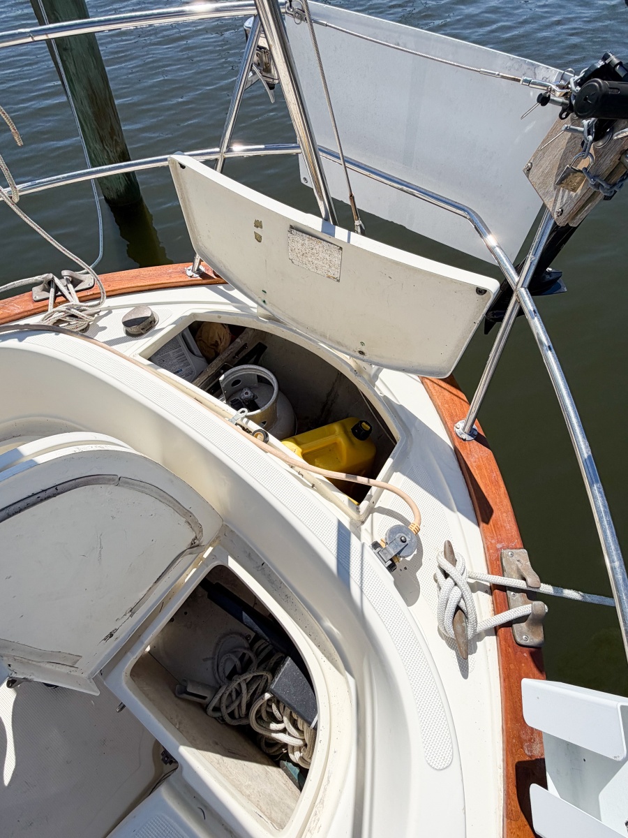 1998 Pacific Seacraft 37