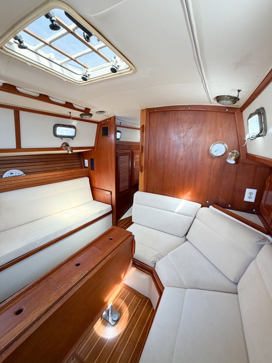 1998 Pacific Seacraft 37
