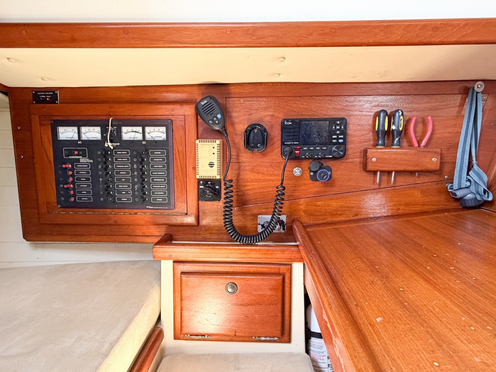 1998 Pacific Seacraft 37