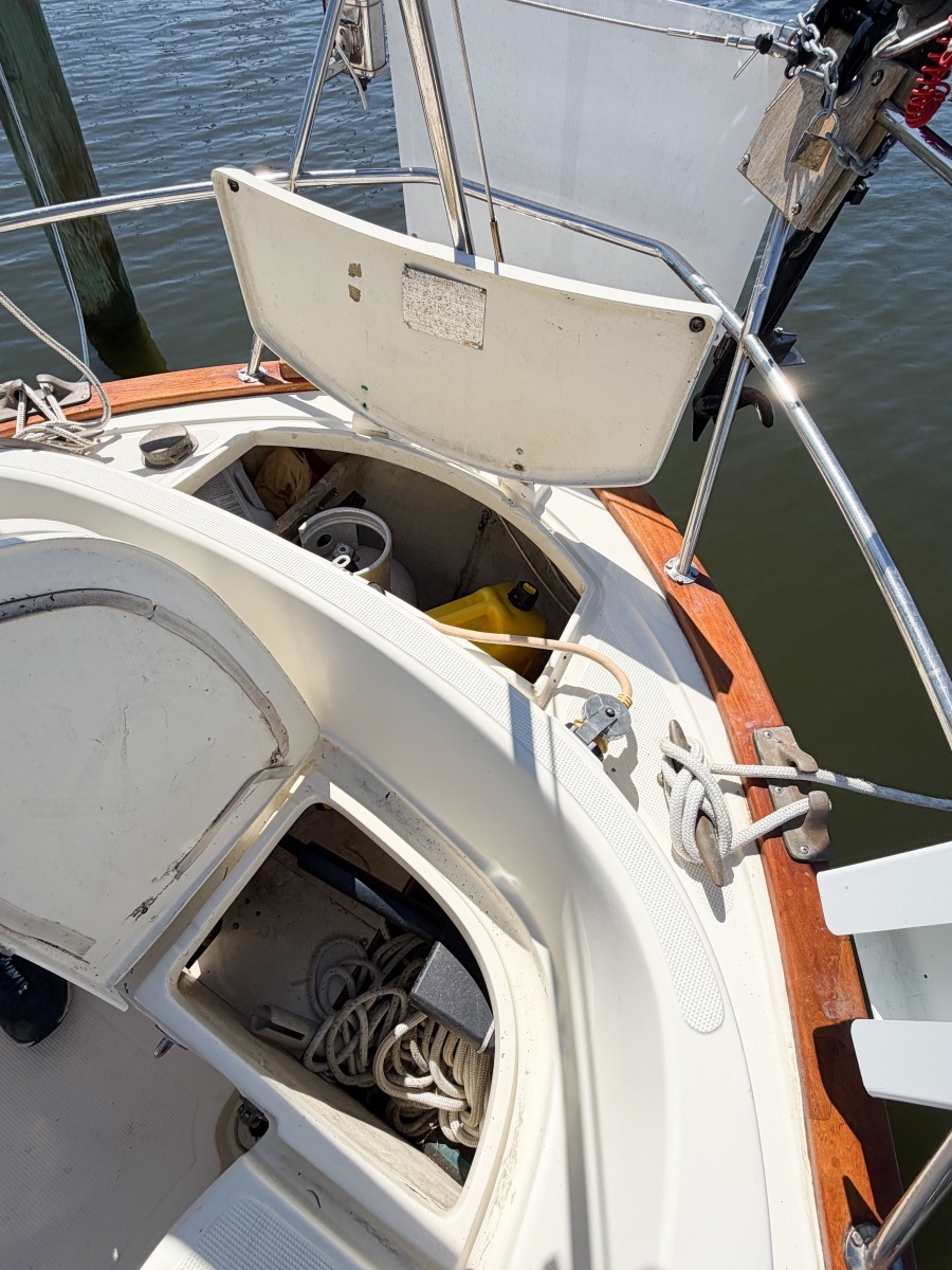 1998 Pacific Seacraft 37