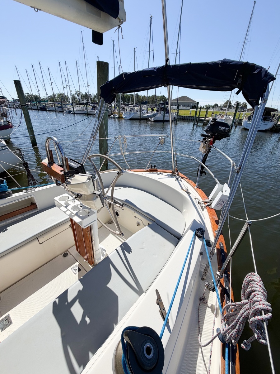 1998 Pacific Seacraft 37