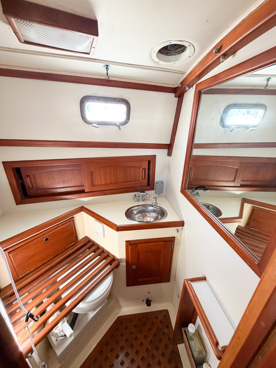 1998 Pacific Seacraft 37