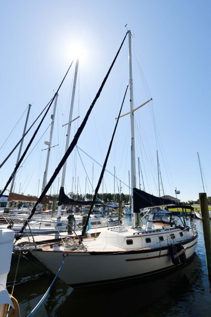 1998 Pacific Seacraft 37