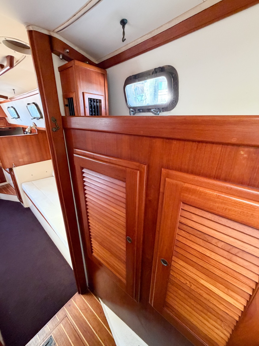 1998 Pacific Seacraft 37