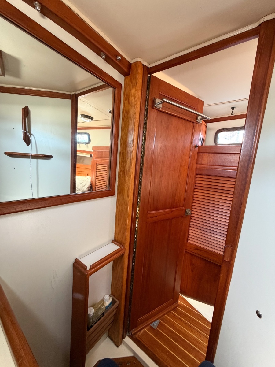 1998 Pacific Seacraft 37