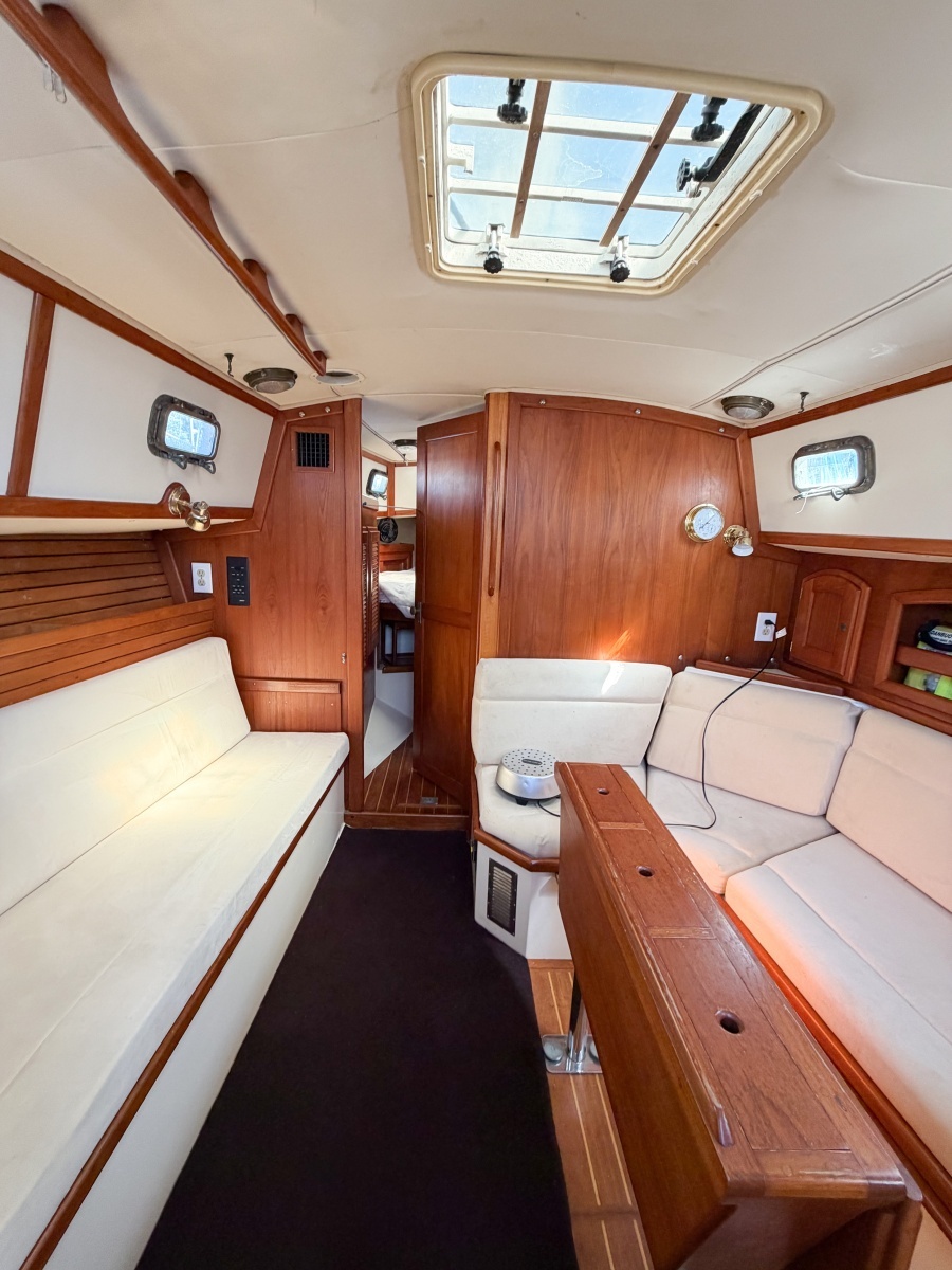 1998 Pacific Seacraft 37