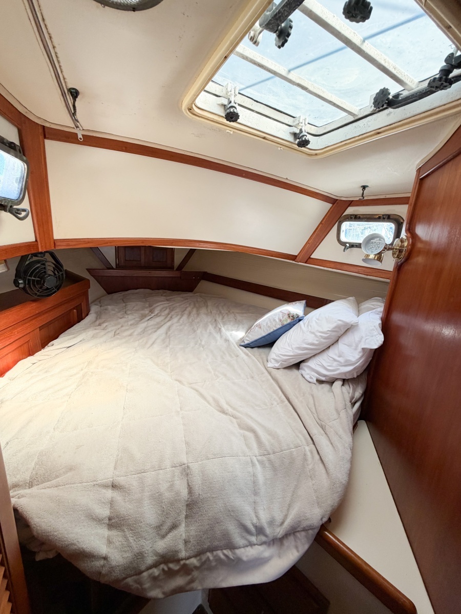 1998 Pacific Seacraft 37