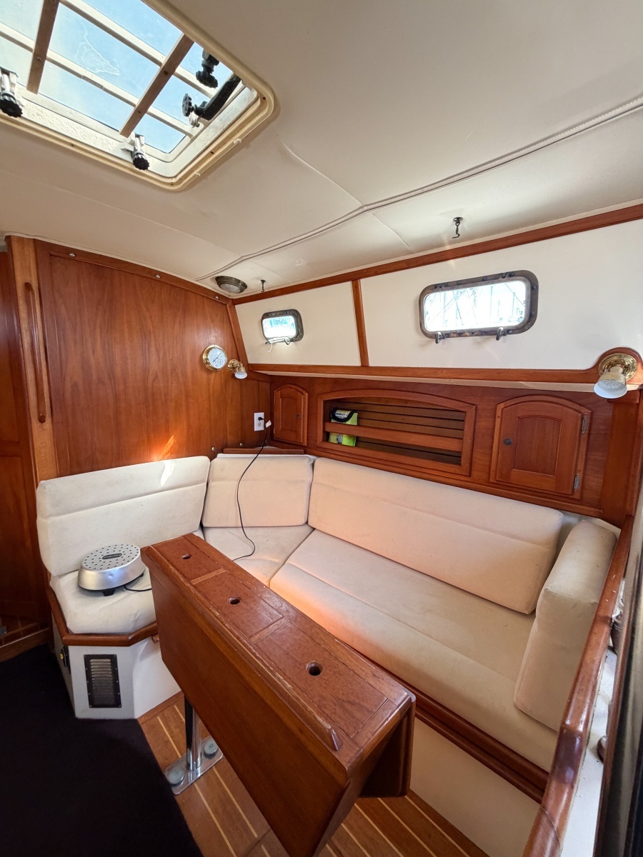 1998 Pacific Seacraft 37