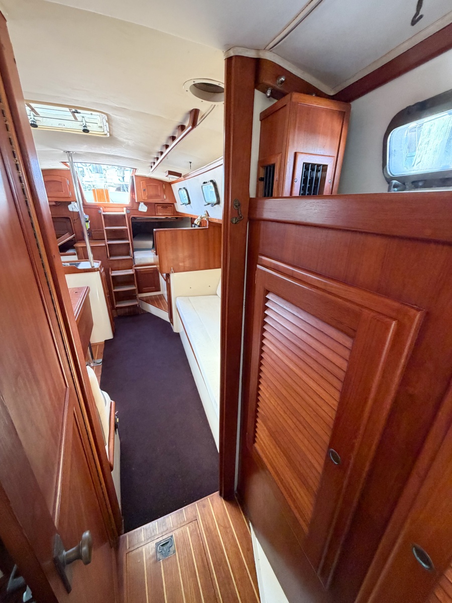 1998 Pacific Seacraft 37