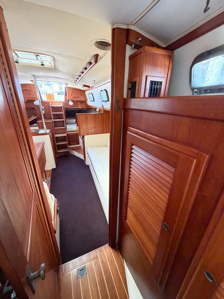 1998 Pacific Seacraft 37