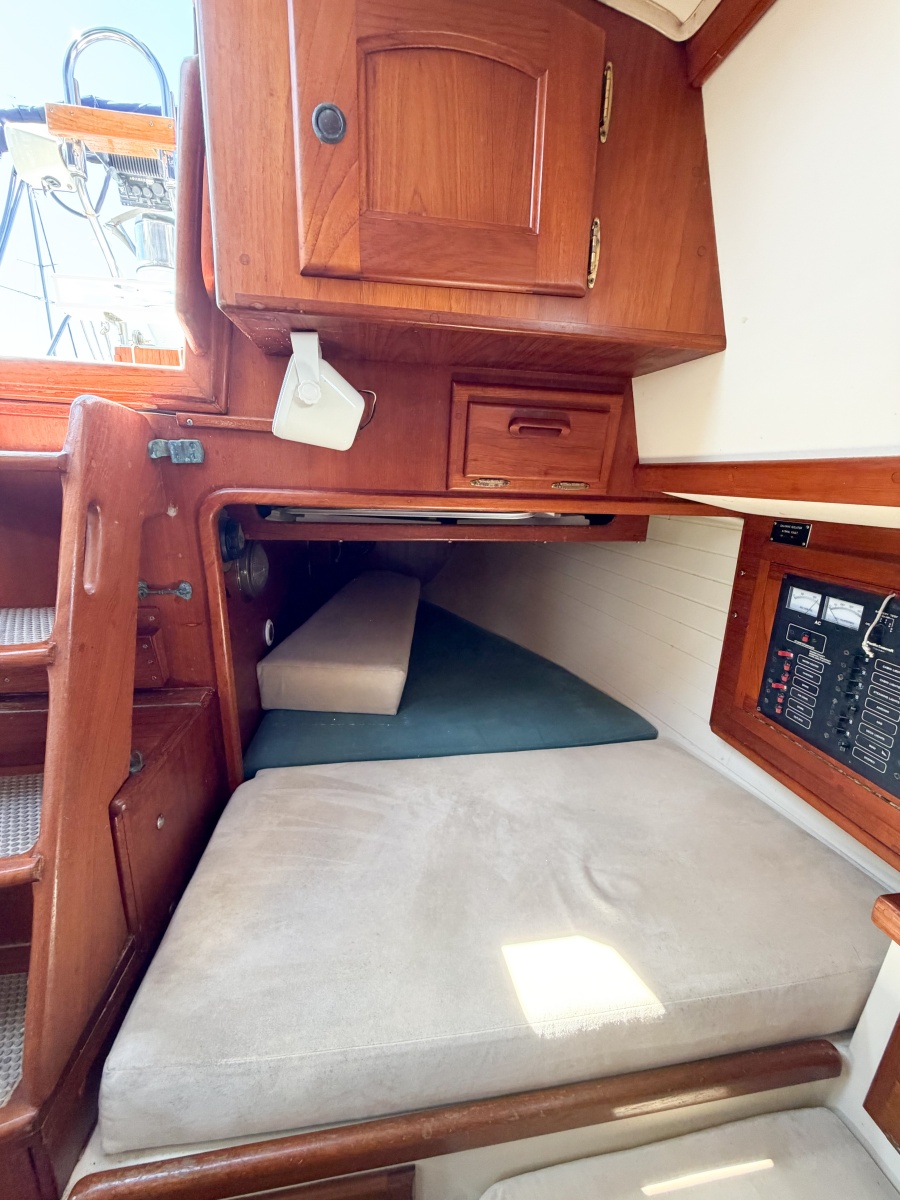1998 Pacific Seacraft 37