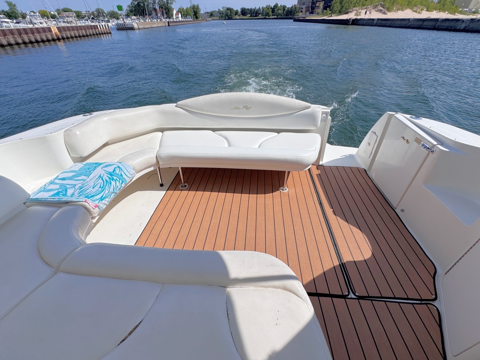 1999 Sea Ray 38 Sundancer