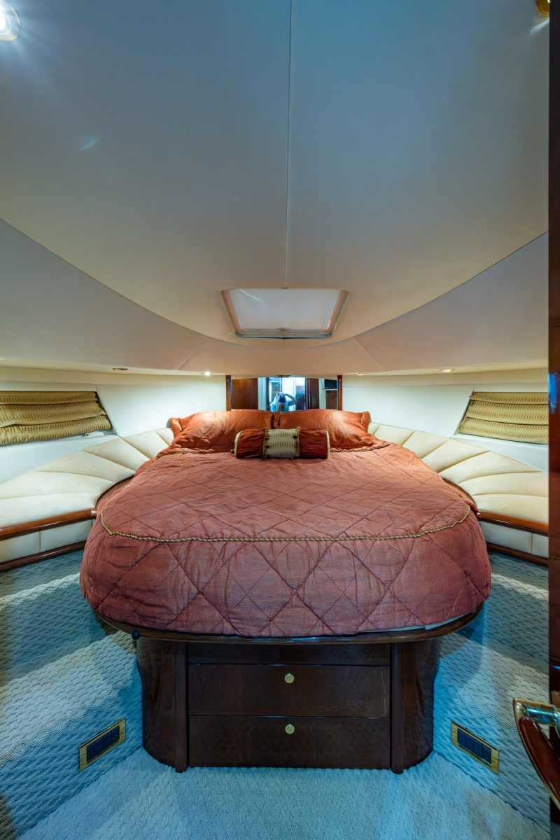 _forward_stateroom_02