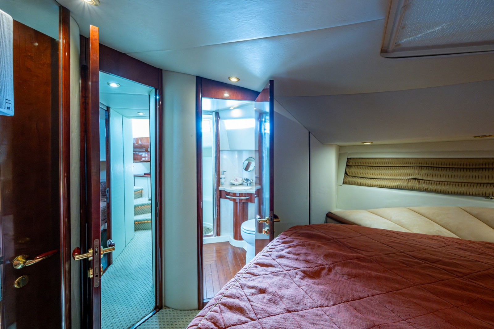 _forward_stateroom_05