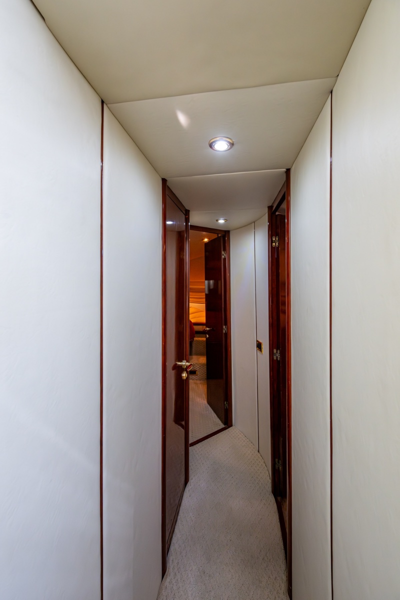 _hallway_02
