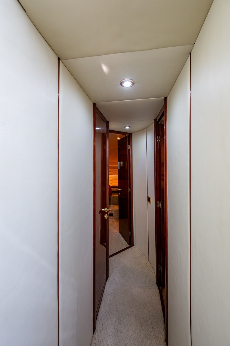 _hallway_02
