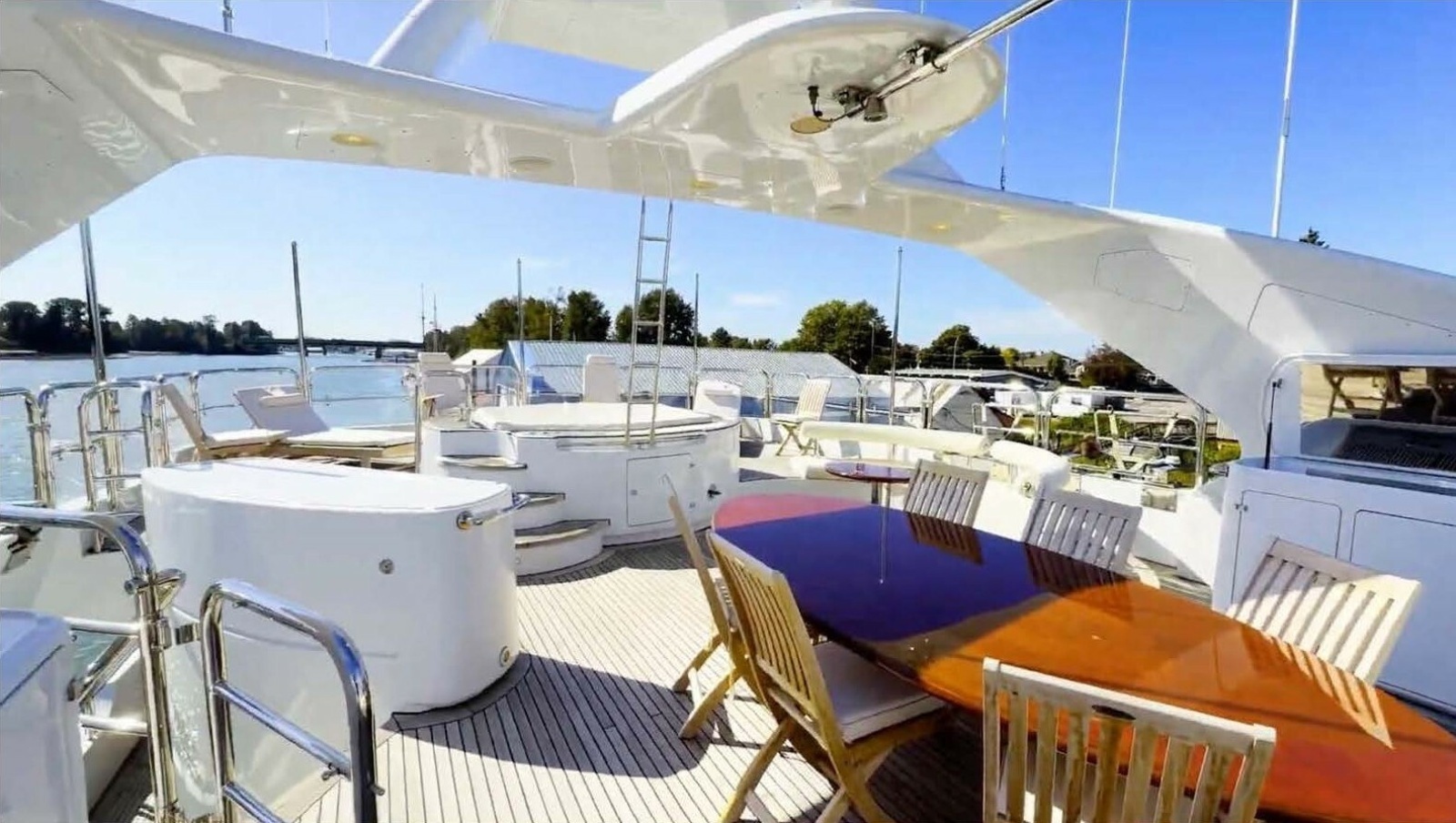 2004 Benetti Vision