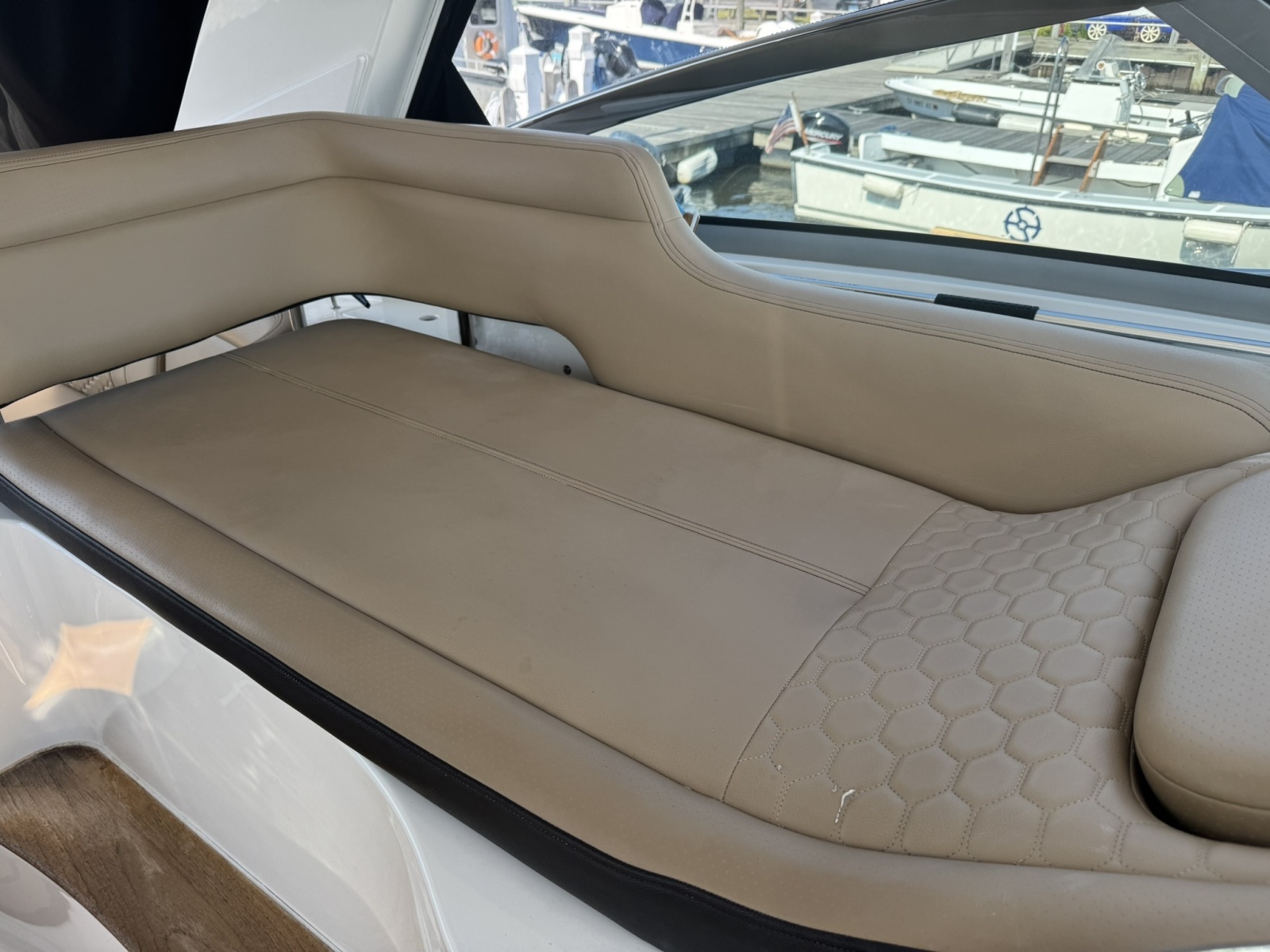 2018 Sea Ray 350 Sundancer