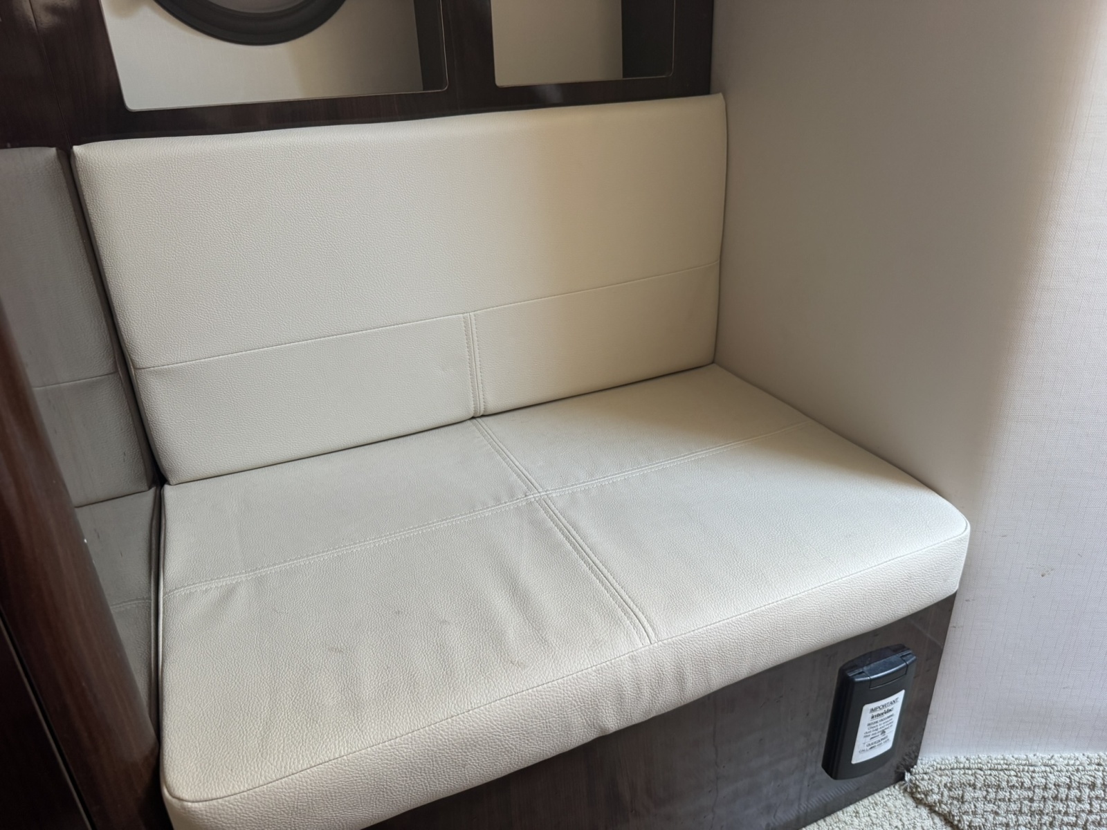 2018 Sea Ray 350 Sundancer