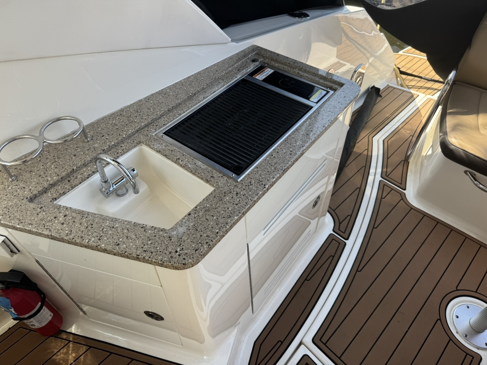 2018 Sea Ray 350 Sundancer