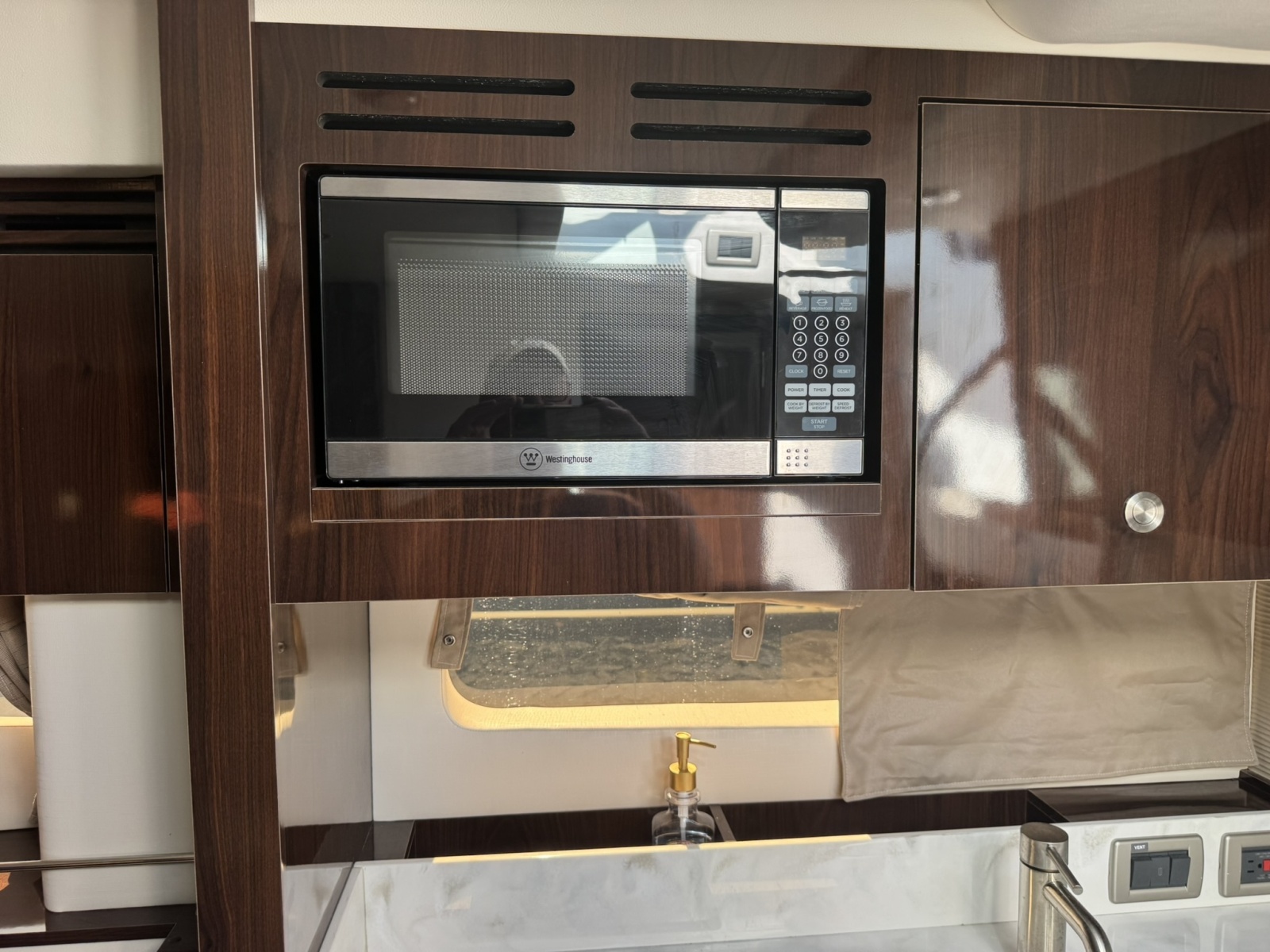 2018 Sea Ray 350 Sundancer
