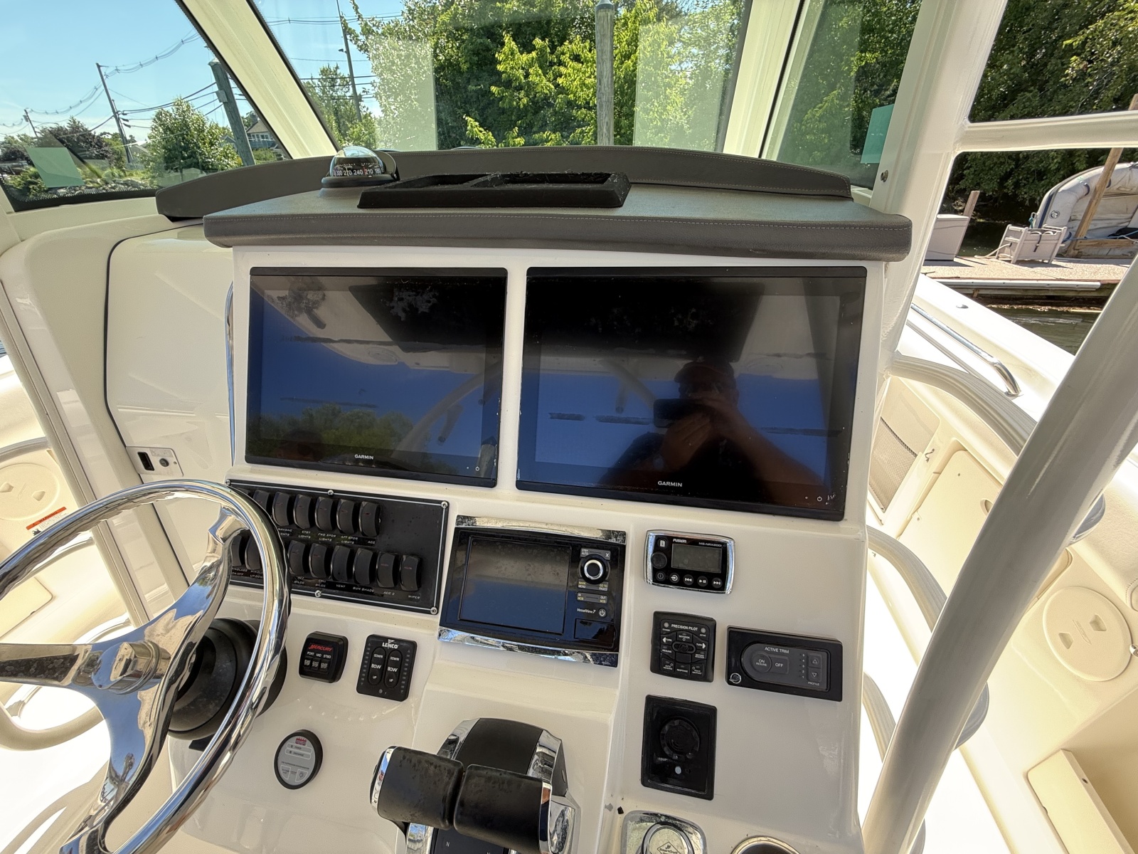 2016 Boston Whaler 