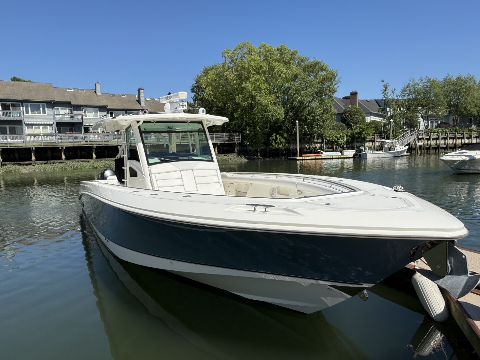 2016 Boston Whaler 