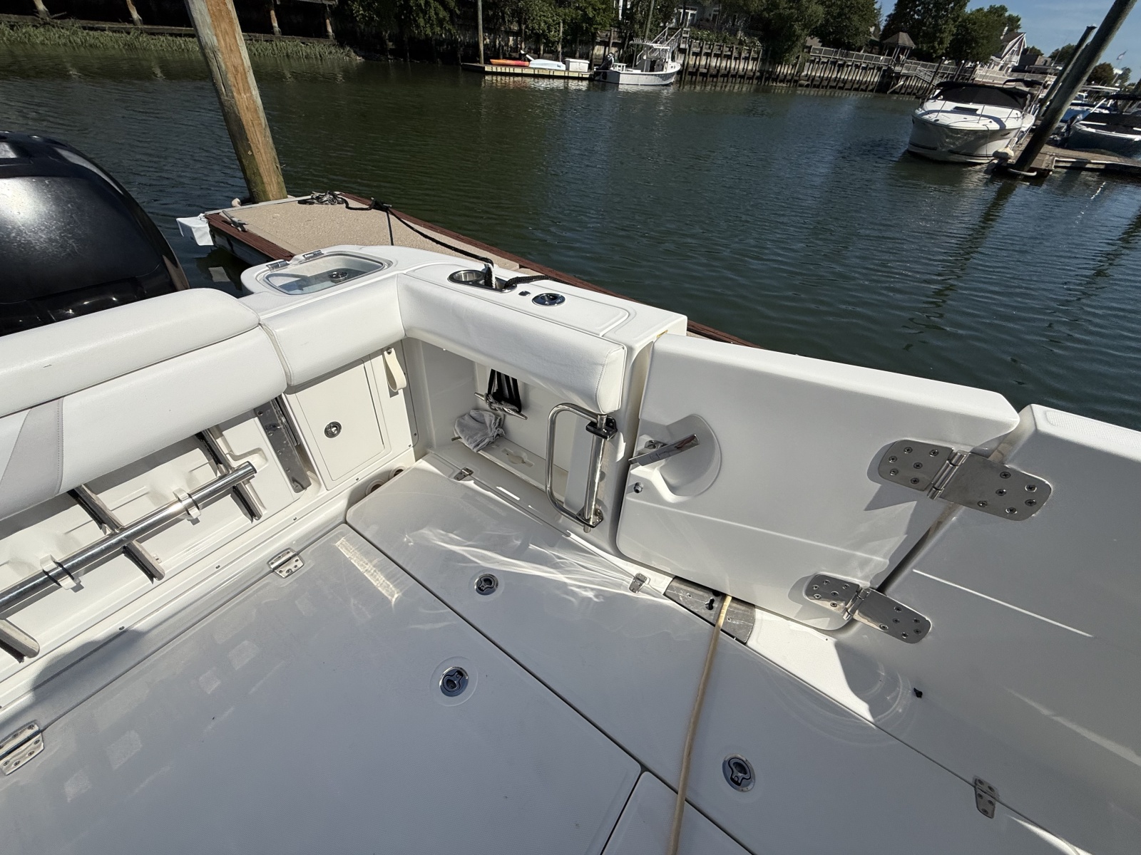 2016 Boston Whaler 