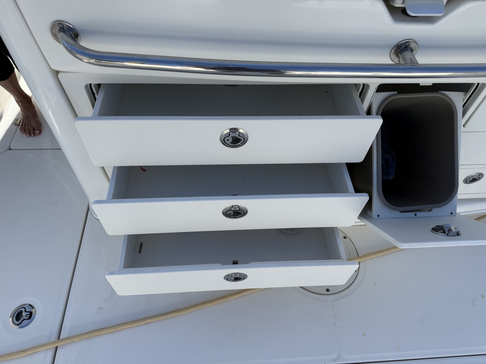 2016 Boston Whaler 