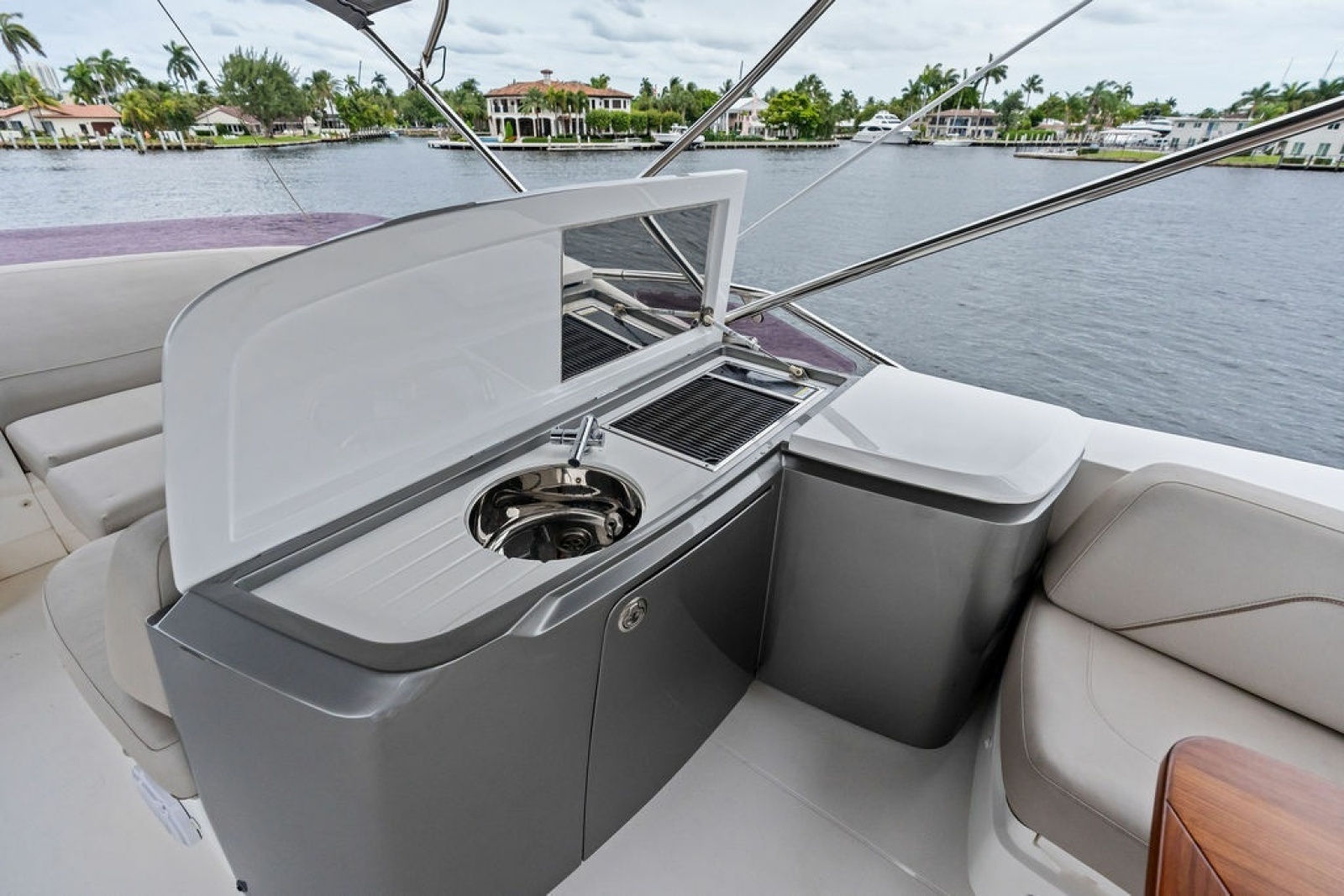 2020 Princess S62 Sportbridge