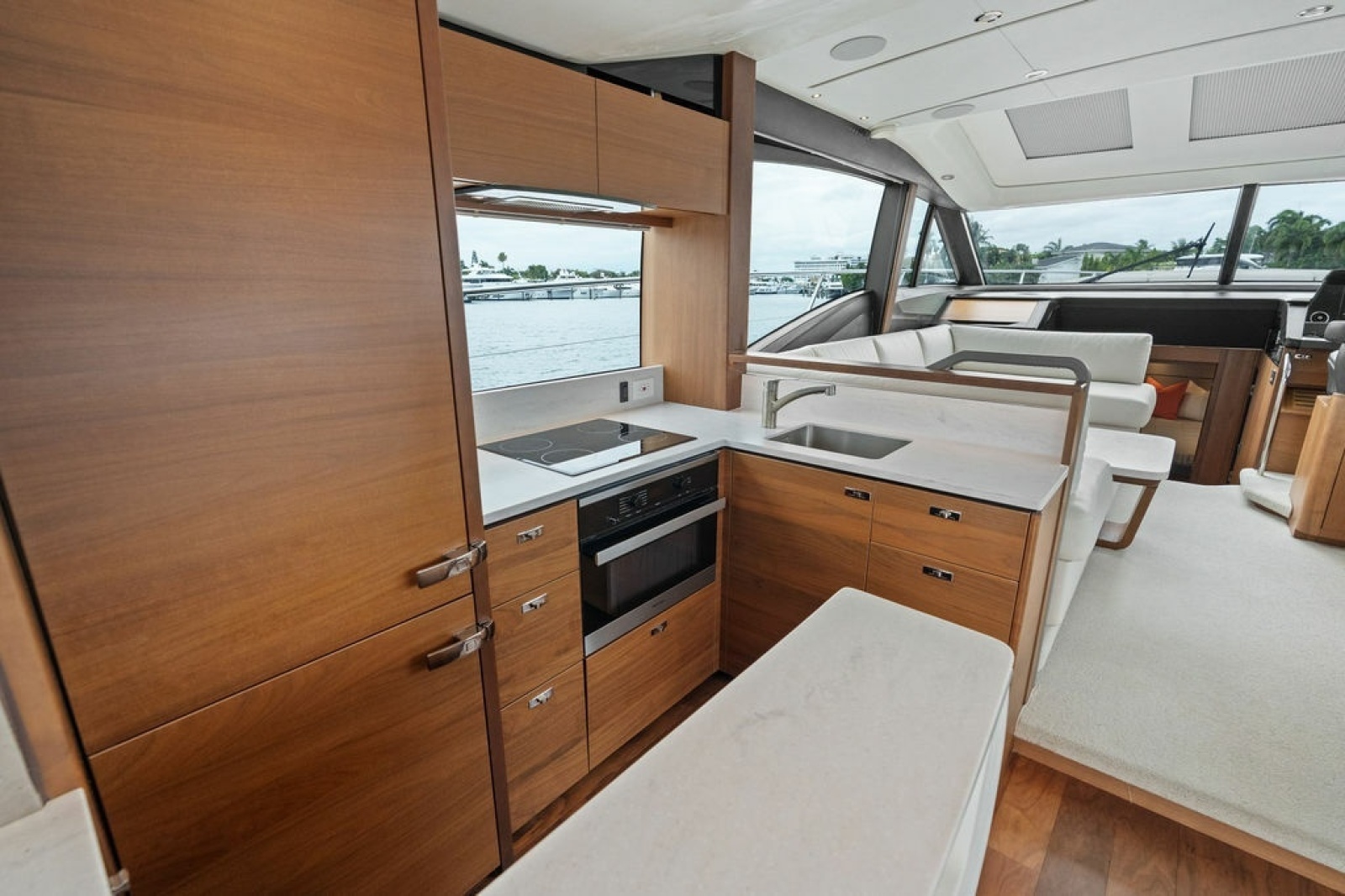 2020 Princess S62 Sportbridge