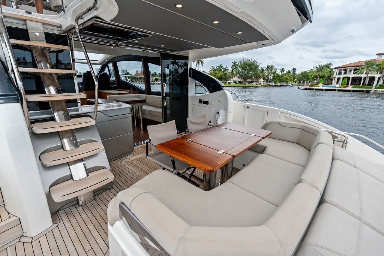 2020 Princess S62 Sportbridge