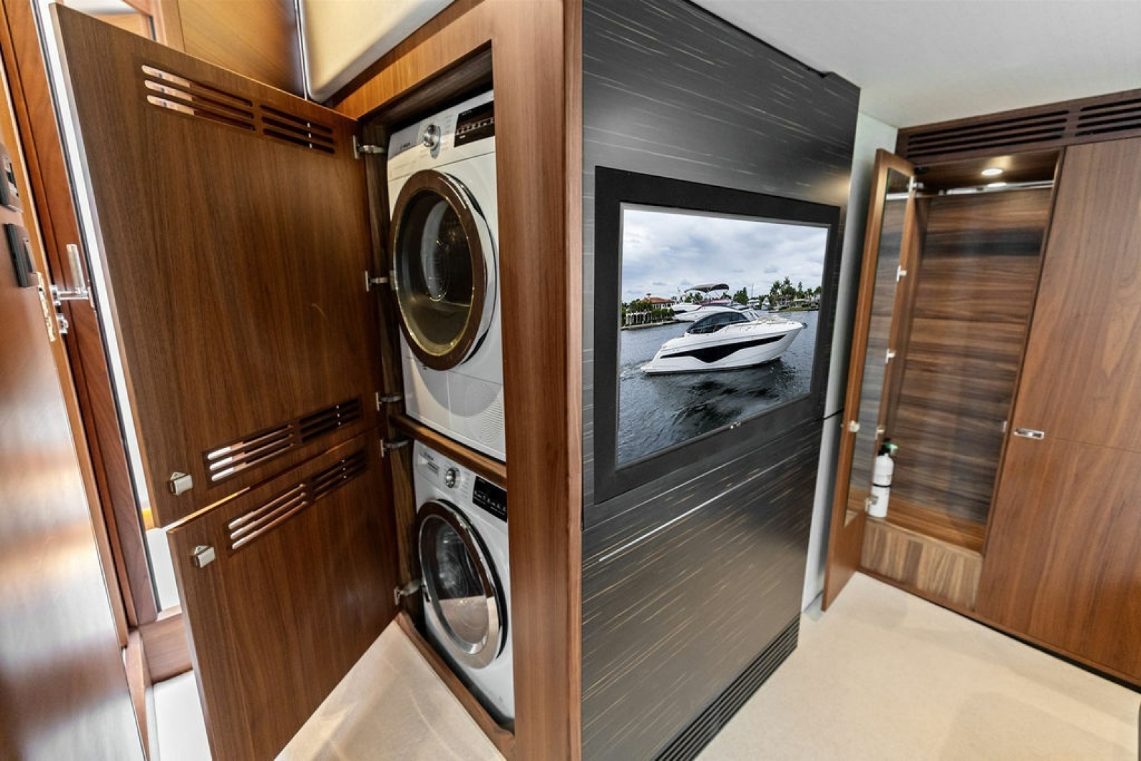 2020 Princess S62 Sportbridge
