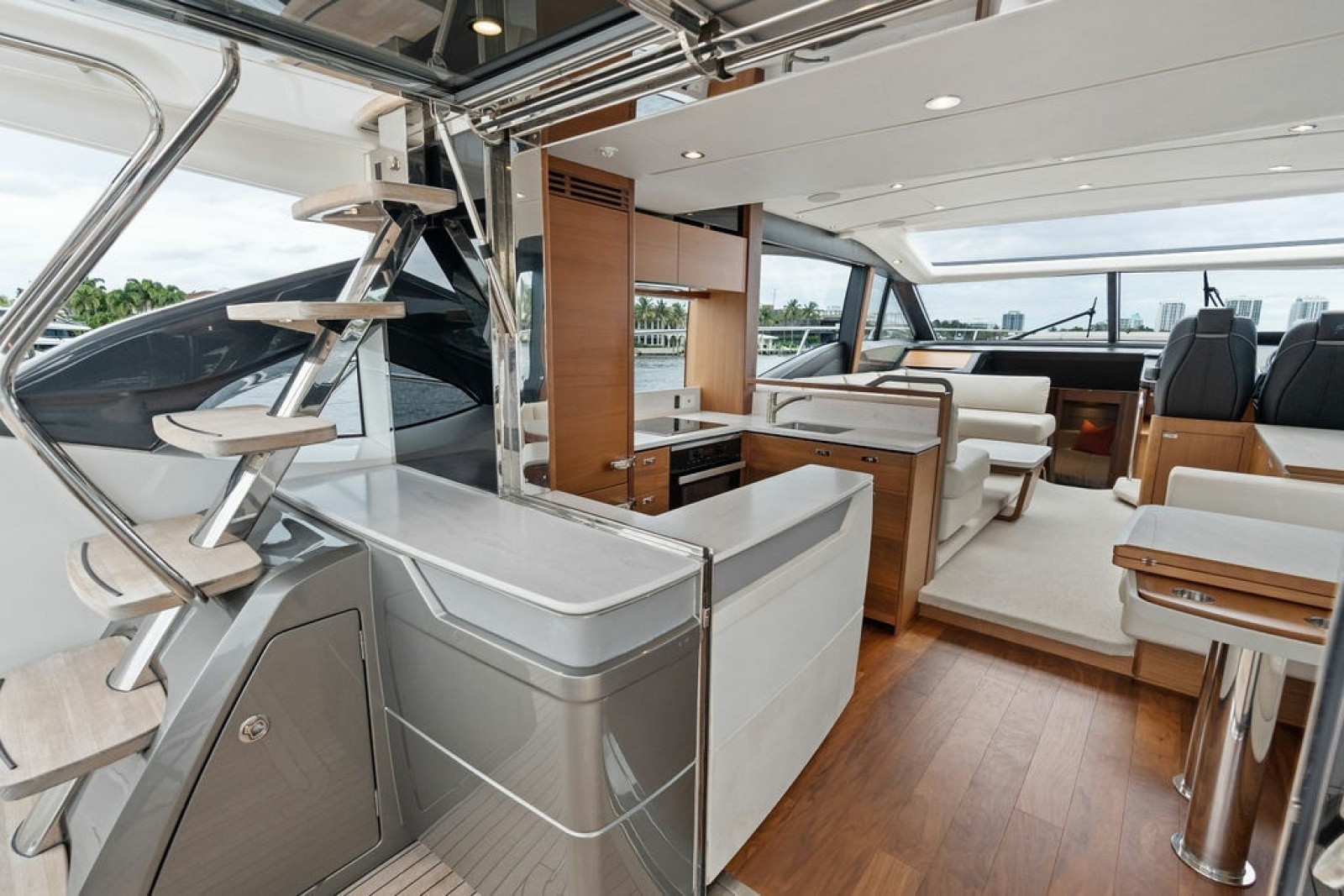 2020 Princess S62 Sportbridge