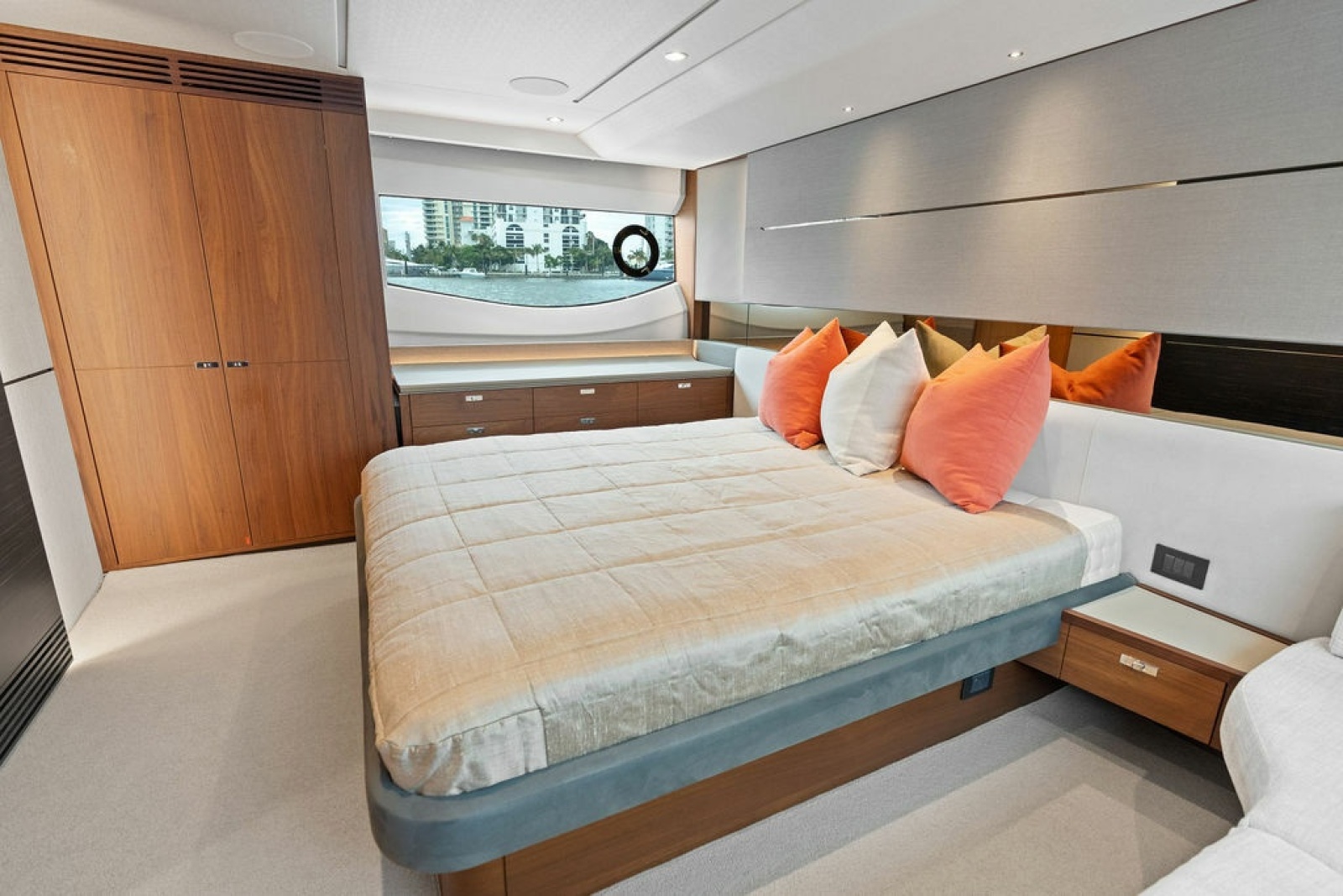 2020 Princess S62 Sportbridge